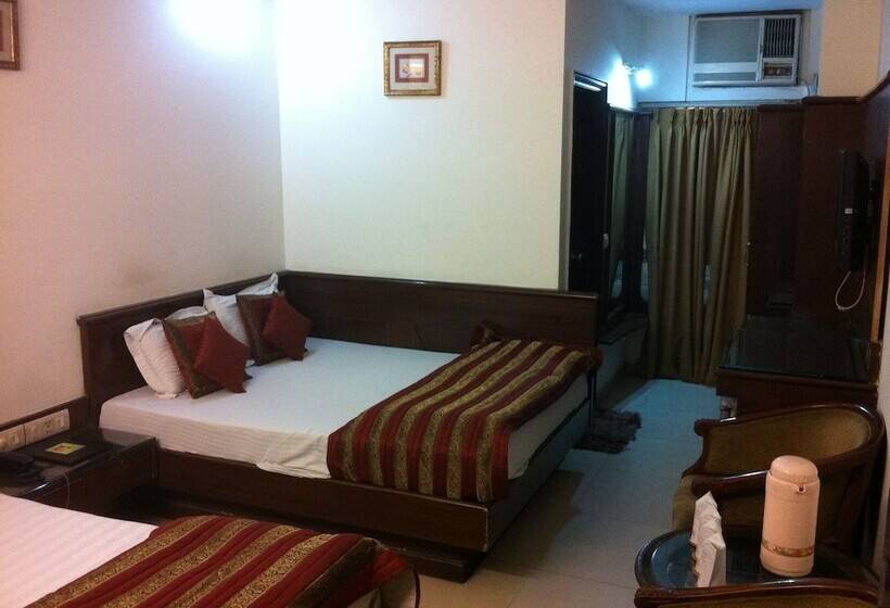 ホテル Chanchal Deluxe