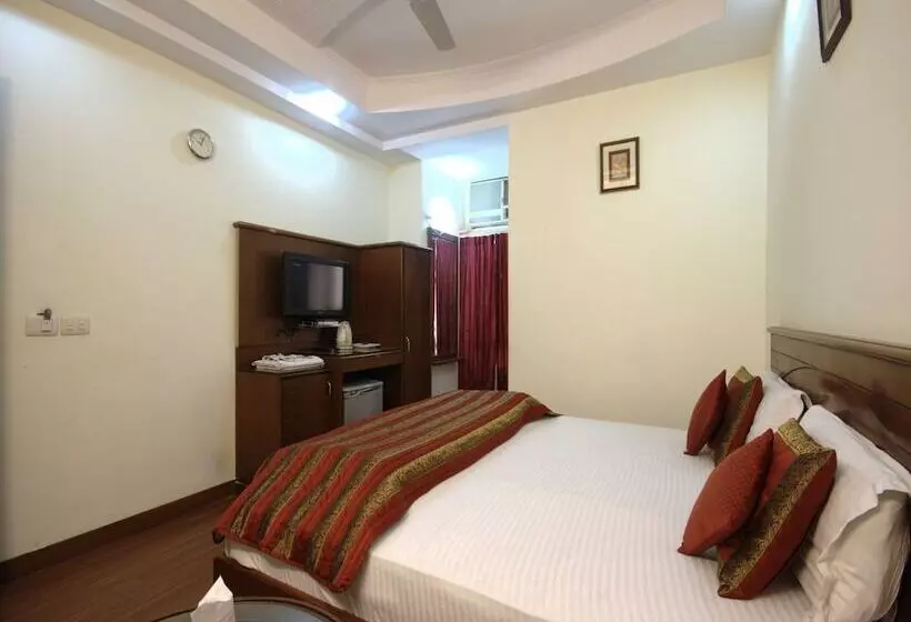 هتل Chanchal Deluxe