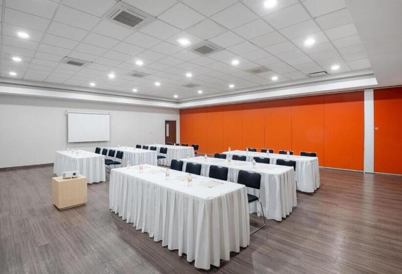 هتل City Express By Marriott Silao Aeropuerto