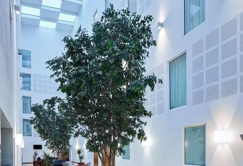 酒店 Courtyard By Marriott London Gatwick Airport