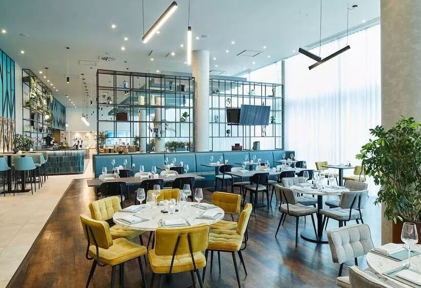 酒店 Courtyard By Marriott London Gatwick Airport