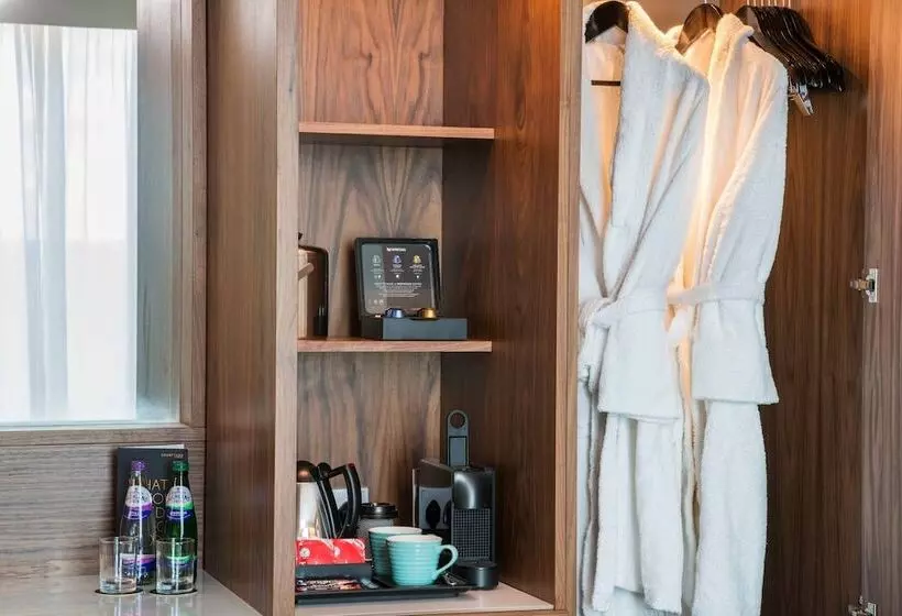 酒店 Courtyard By Marriott London Gatwick Airport