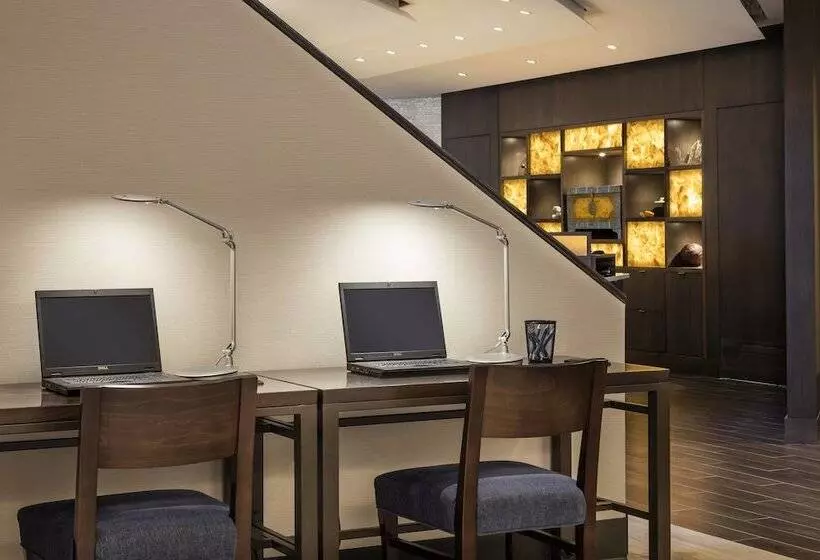 ホテル Four Points By Sheraton Norwood Conference Center