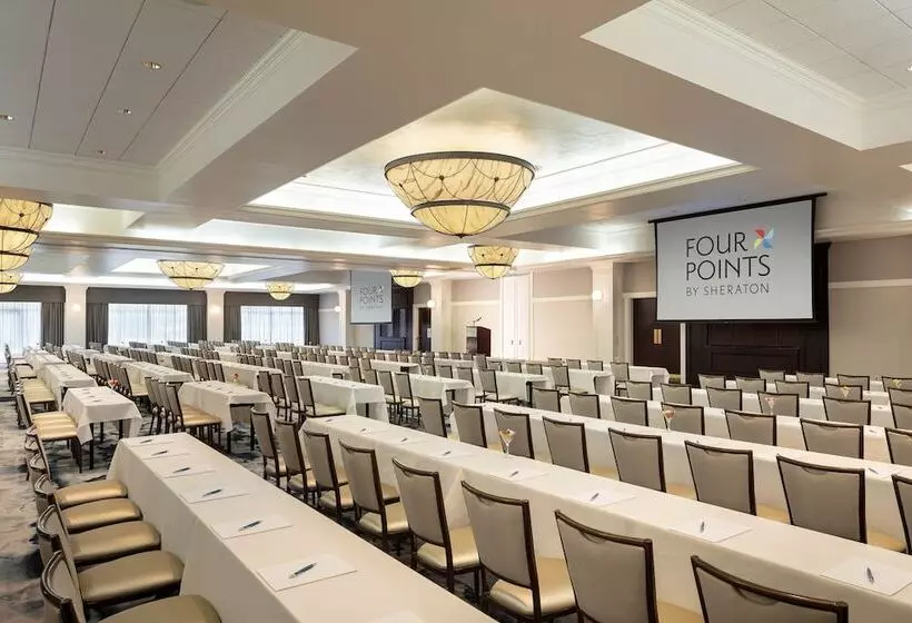 ホテル Four Points By Sheraton Norwood Conference Center