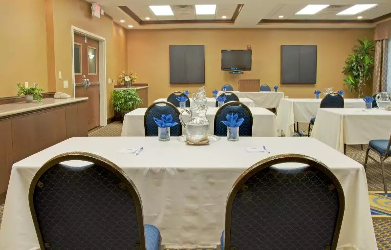 Holiday Inn Express Hotel & Suites Houston Energy Corridor   West Oaks, An Ihg