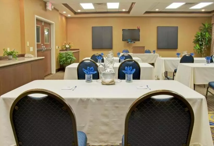 Holiday Inn Express Hotel & Suites Houston Energy Corridor   West Oaks, An Ihg
