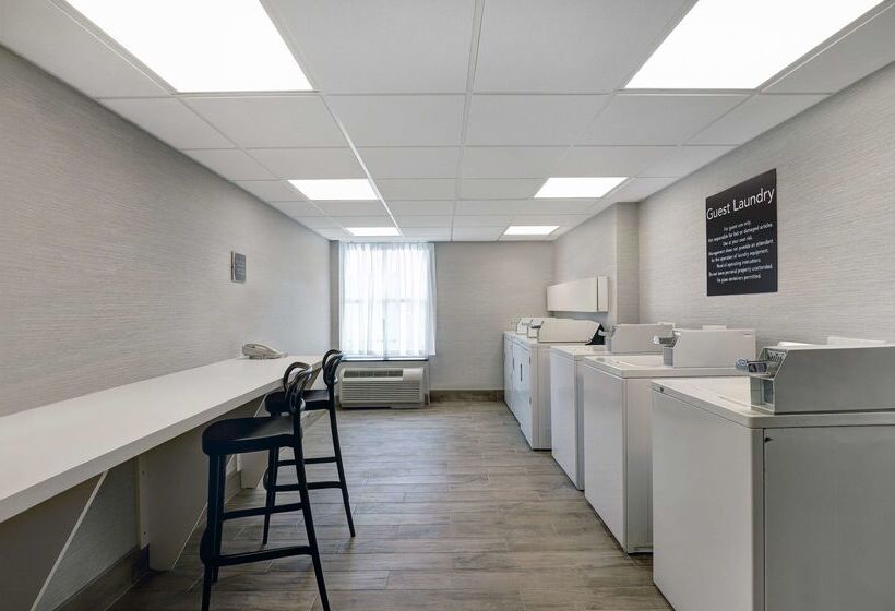 Отель Homewood Suites London Ontario