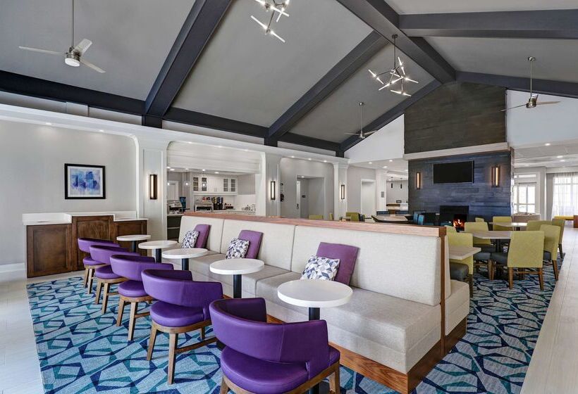 Отель Homewood Suites London Ontario