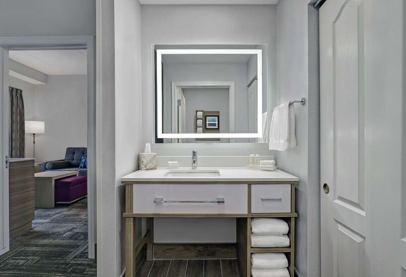 Отель Homewood Suites London Ontario