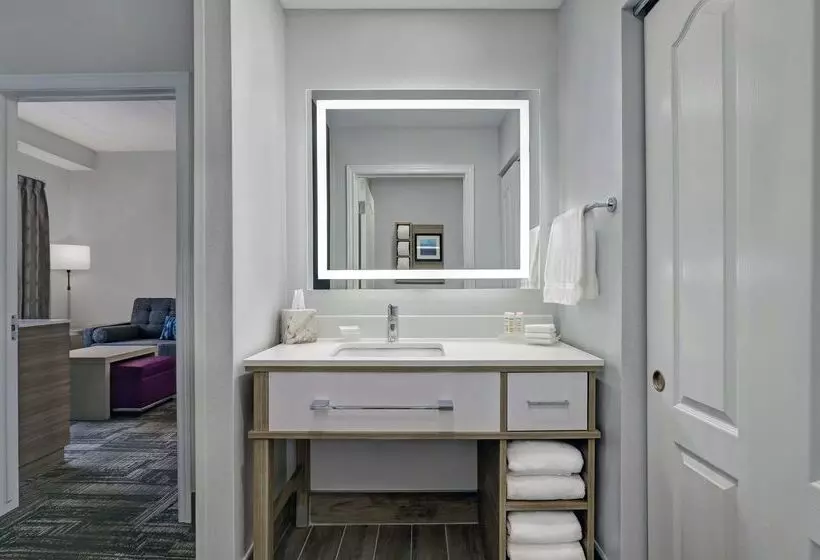 Отель Homewood Suites London Ontario