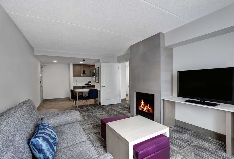 Отель Homewood Suites London Ontario