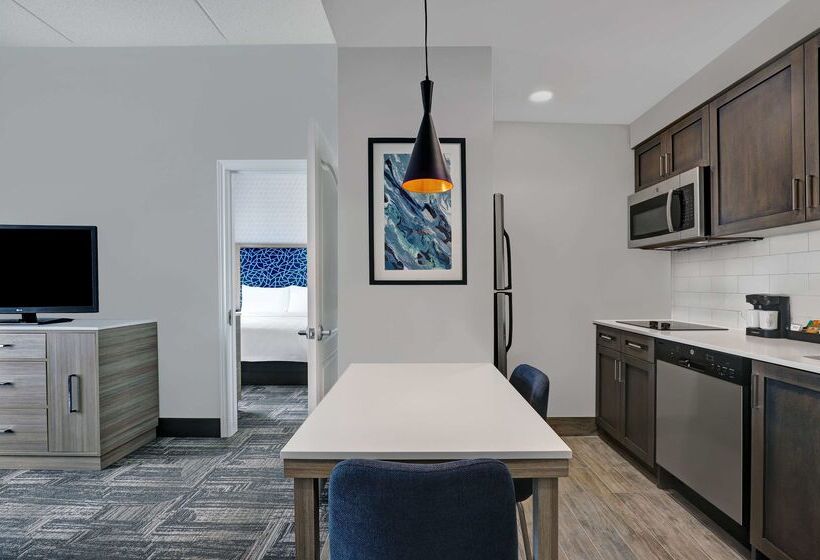 Отель Homewood Suites London Ontario
