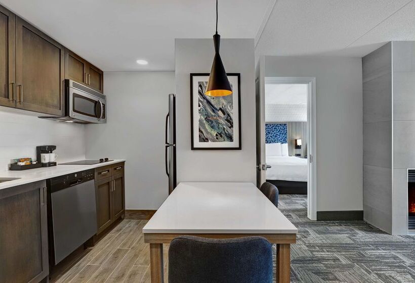 Отель Homewood Suites London Ontario