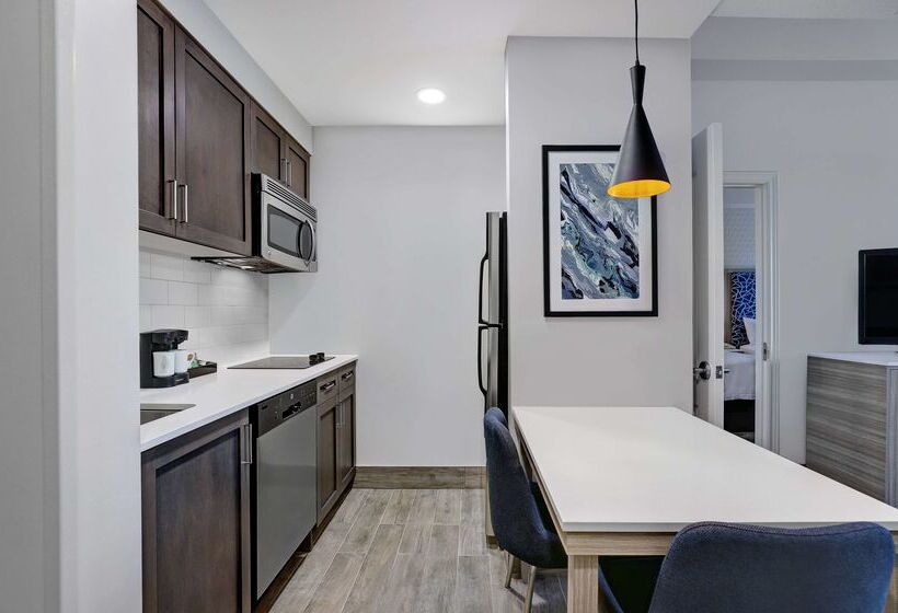 Отель Homewood Suites London Ontario