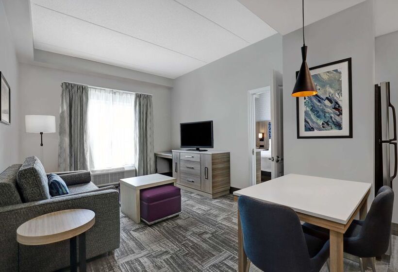 Отель Homewood Suites London Ontario