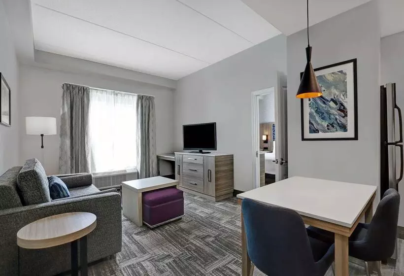 Отель Homewood Suites London Ontario