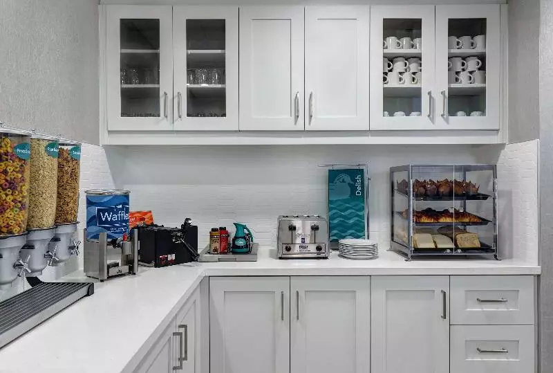 Отель Homewood Suites London Ontario