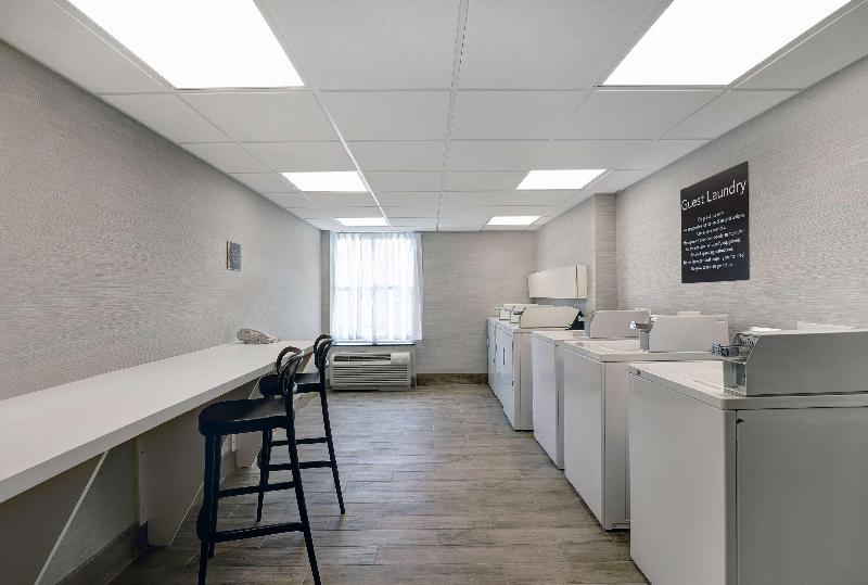 Отель Homewood Suites London Ontario