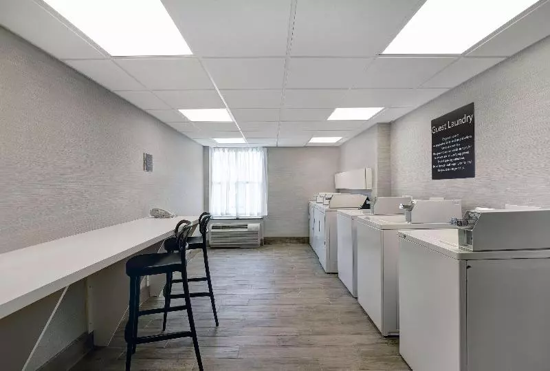 Отель Homewood Suites London Ontario