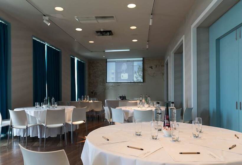 Отель The Midland