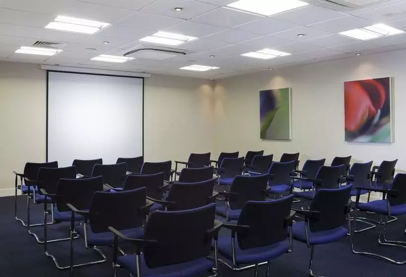 Отель Park Inn By Radisson Belfast