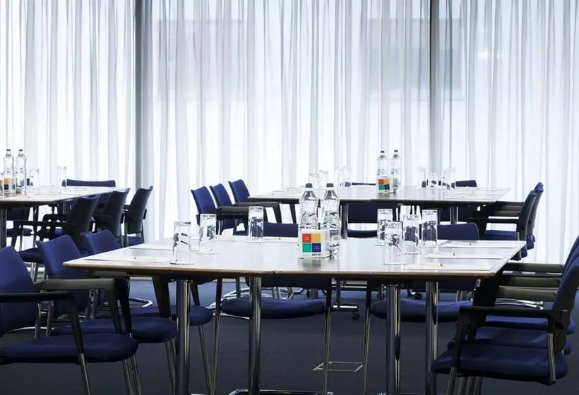 Отель Park Inn By Radisson Belfast