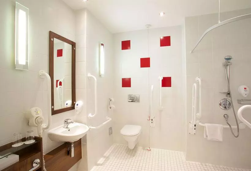 Отель Park Inn By Radisson Belfast