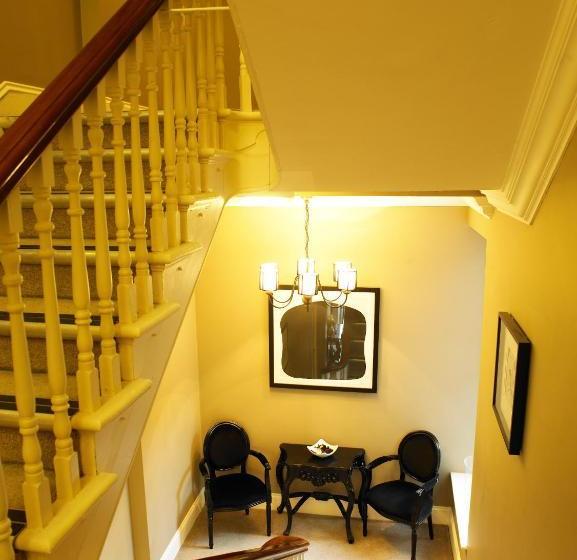 Kensington House Aparthotel