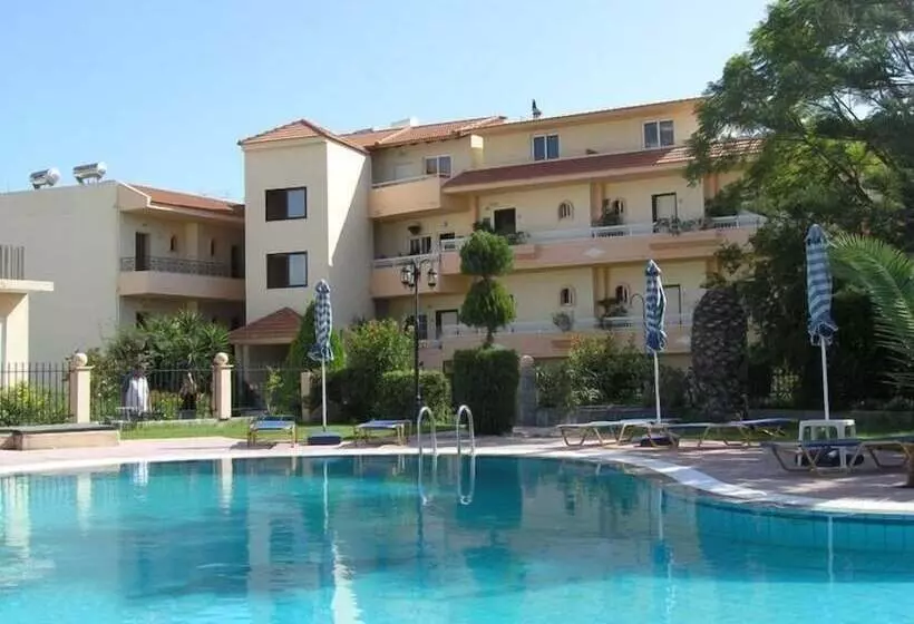 Lyristis Dinos Studios & Apartments