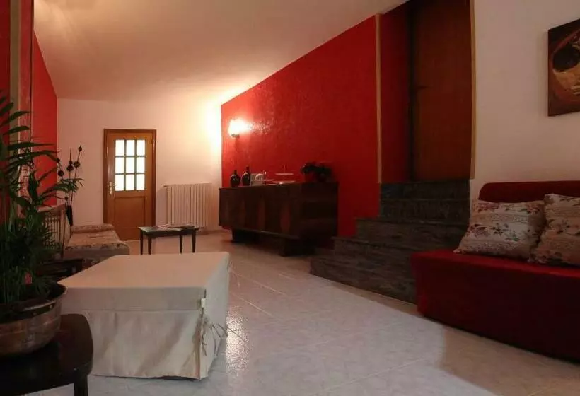 تختخواب و صبحانه Il Casaletto