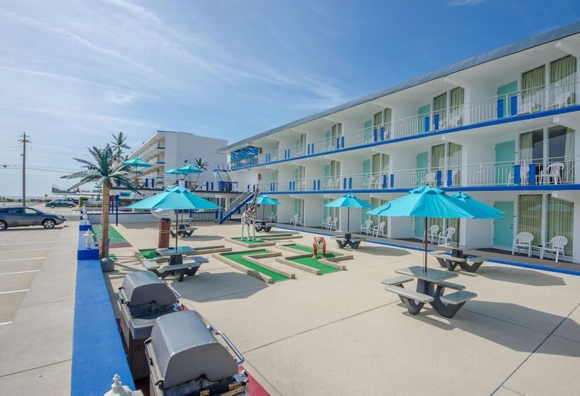 فندق على الطريق Compass Family Resort