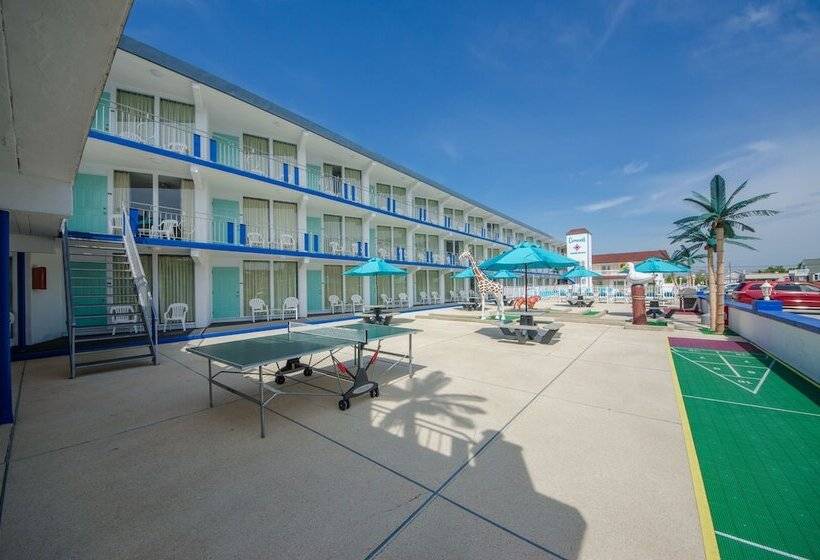 فندق على الطريق Compass Family Resort