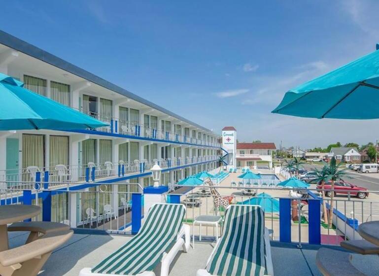 فندق على الطريق Compass Family Resort