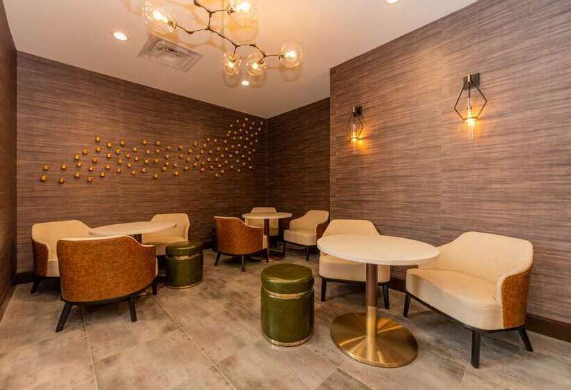 Отель Hampton Inn & Suites Houston Sugar Land