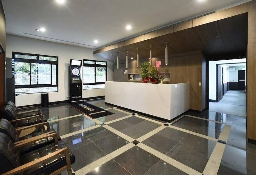 هتل Mountain Sea Villa