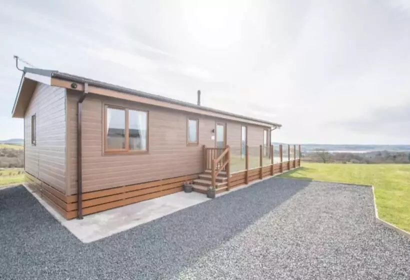 Luxury Family Beechwood Lodge With Hot Tub