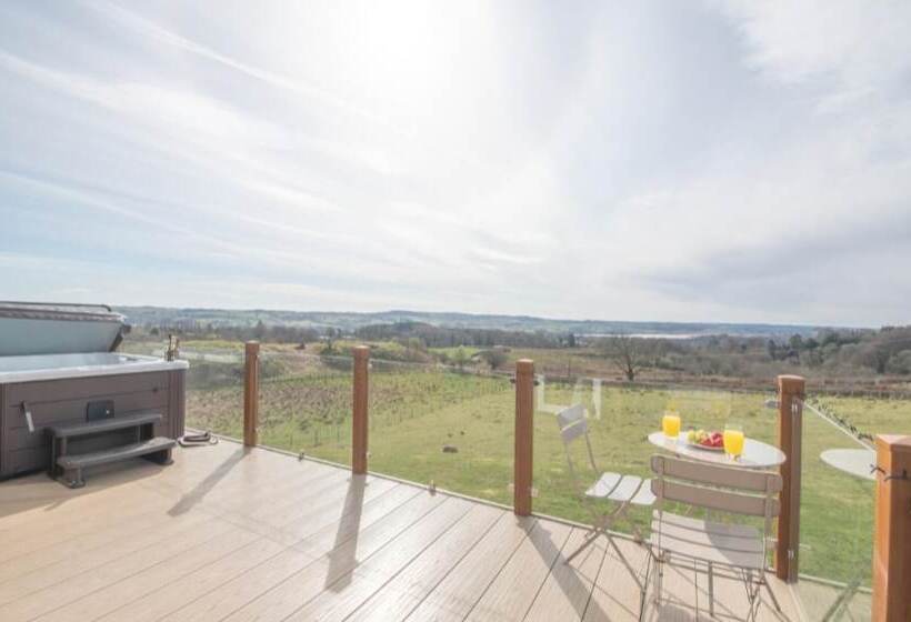 Luxury Family Beechwood Lodge With Hot Tub