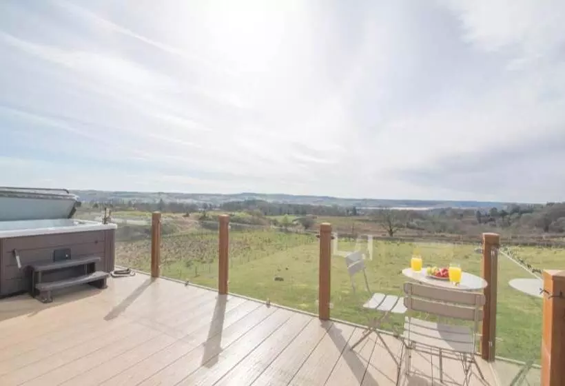 Luxury Family Beechwood Lodge With Hot Tub