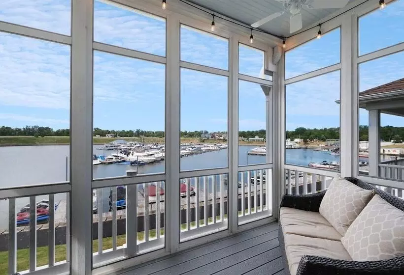 Hook, Wine, & Sinker