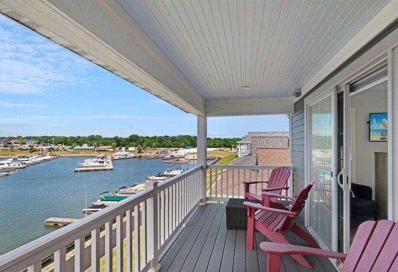 Hook, Wine, & Sinker