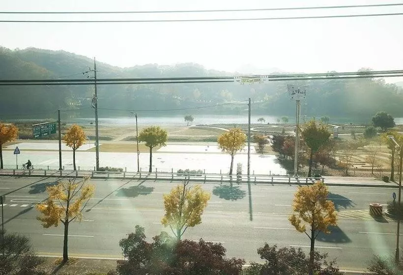 モーテル Gongju Soo