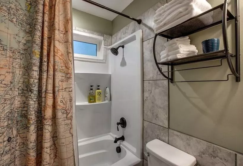 Mt Baker Lodging Cabin 2  Sleeps 8