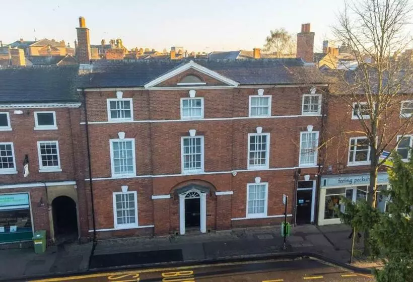 Majatalo No.31 Castle Gate