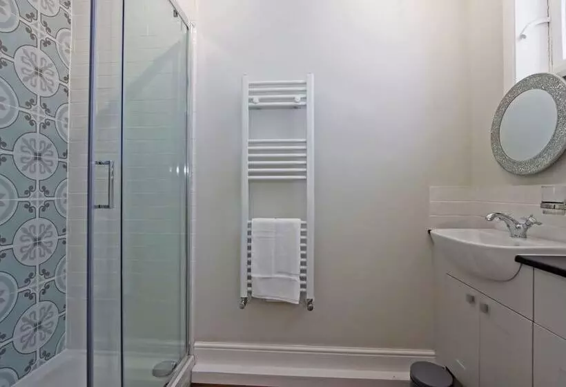 Majatalo No.31 Castle Gate