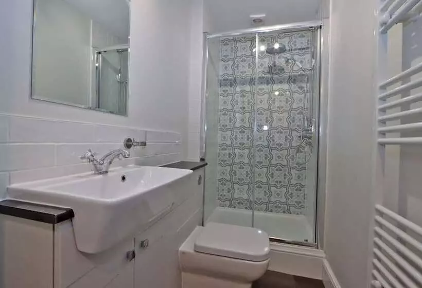 Majatalo No.31 Castle Gate