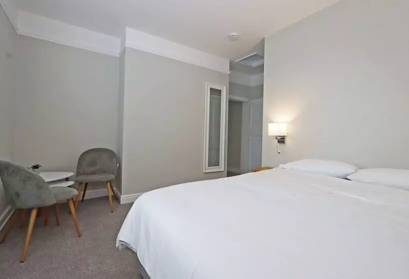 Majatalo No.31 Castle Gate