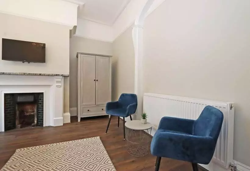 Majatalo No.31 Castle Gate