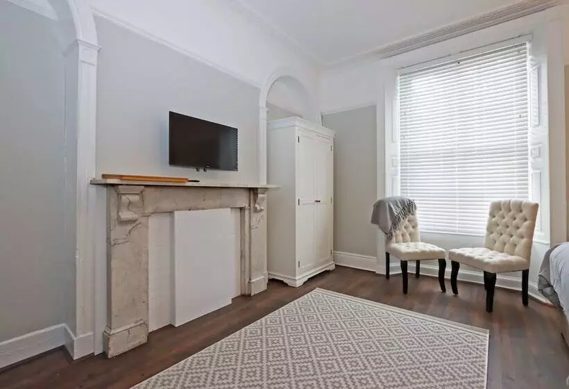 Majatalo No.31 Castle Gate