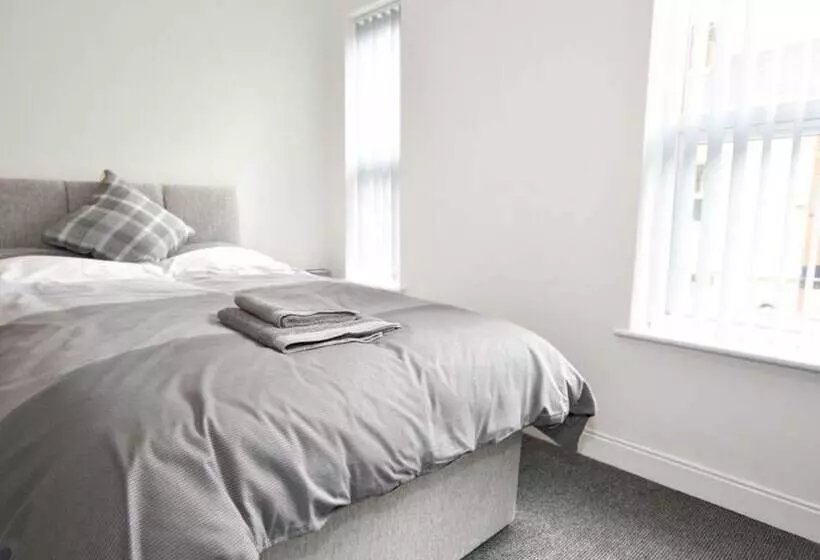 پانسیون Townhouse @ Birks Street Stoke