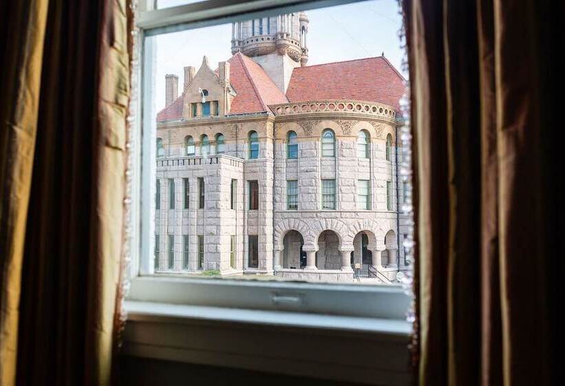 مبيت وإفطار Decatur Courthouse Suites